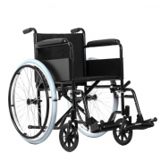 Кресло-коляска Ortonica для инвалидов Base 100 с пневматическими колесами.